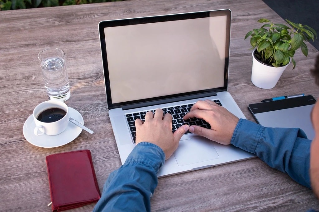 Les outils d'intelligence artificielle accessibles sur Yiaho